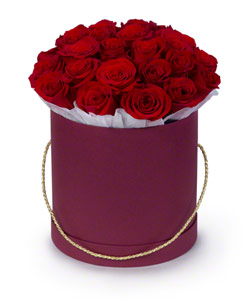 Букет из цветов "Букет из 25 красных роз в шляпной коробке" 30 - 35 см.